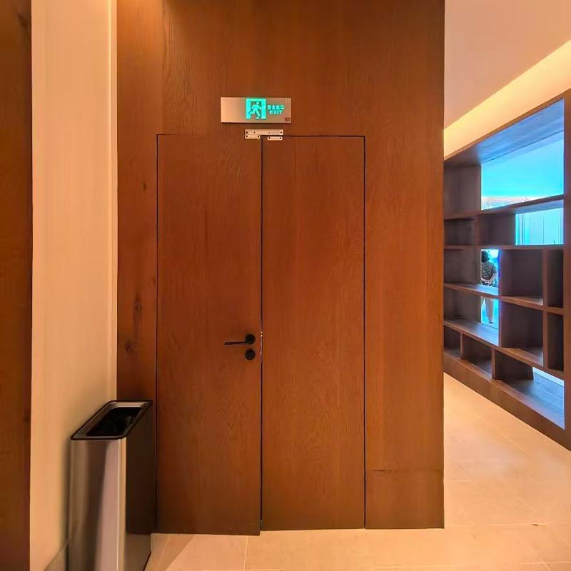 Puerta cortafuego de madera para interior de villa